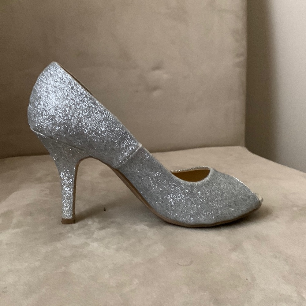 Good used condition. Worn one time for wedding. Or make an offer